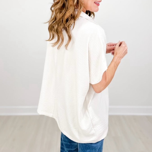 NEW! Woven Airflow Collared V-Neck Short Sleeve Top-L/XL Sand Beige - Picture 2 of 9